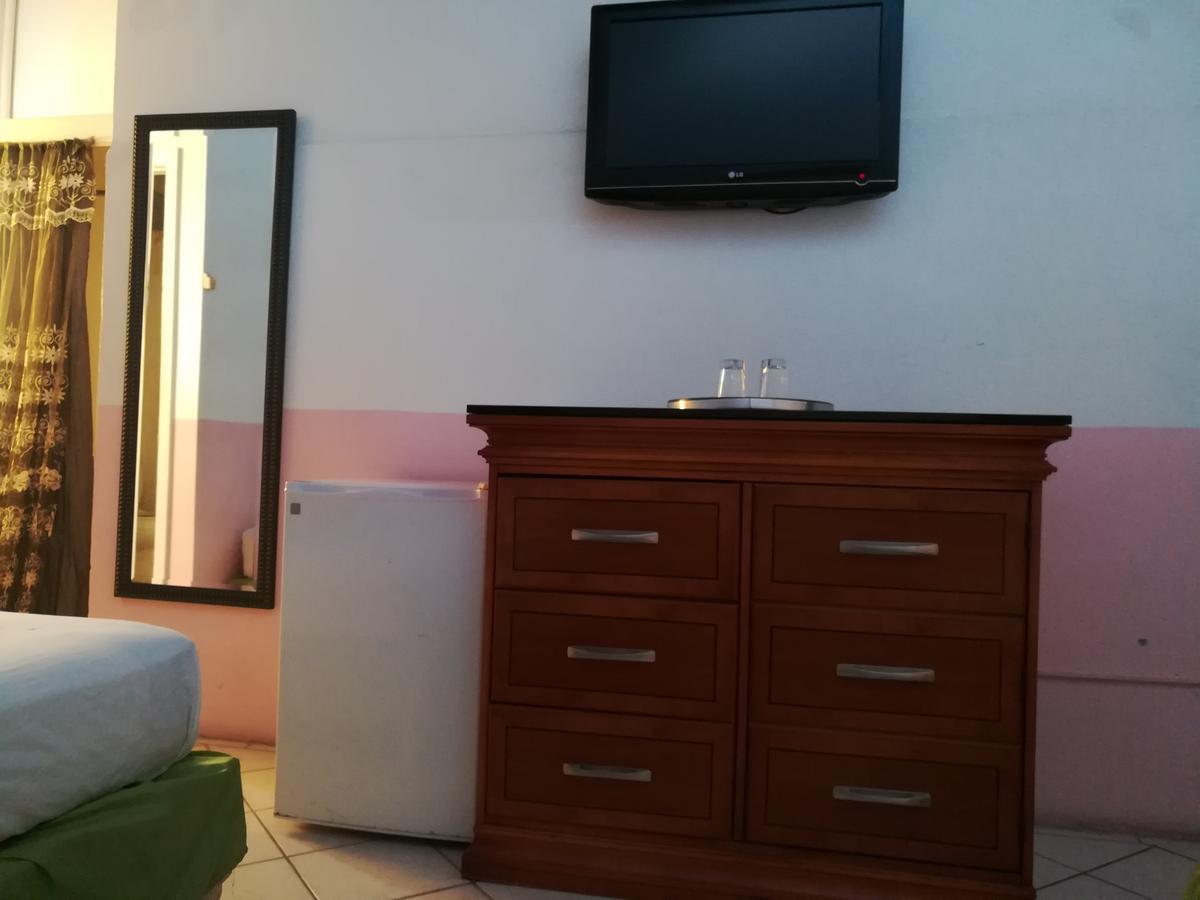 Inn La Galleria Five Islands Village Ngoại thất bức ảnh